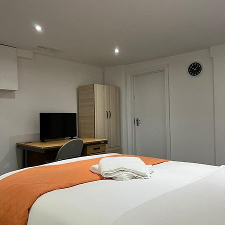 Ferienwohnung Starlet Manor Park London Exterior foto
