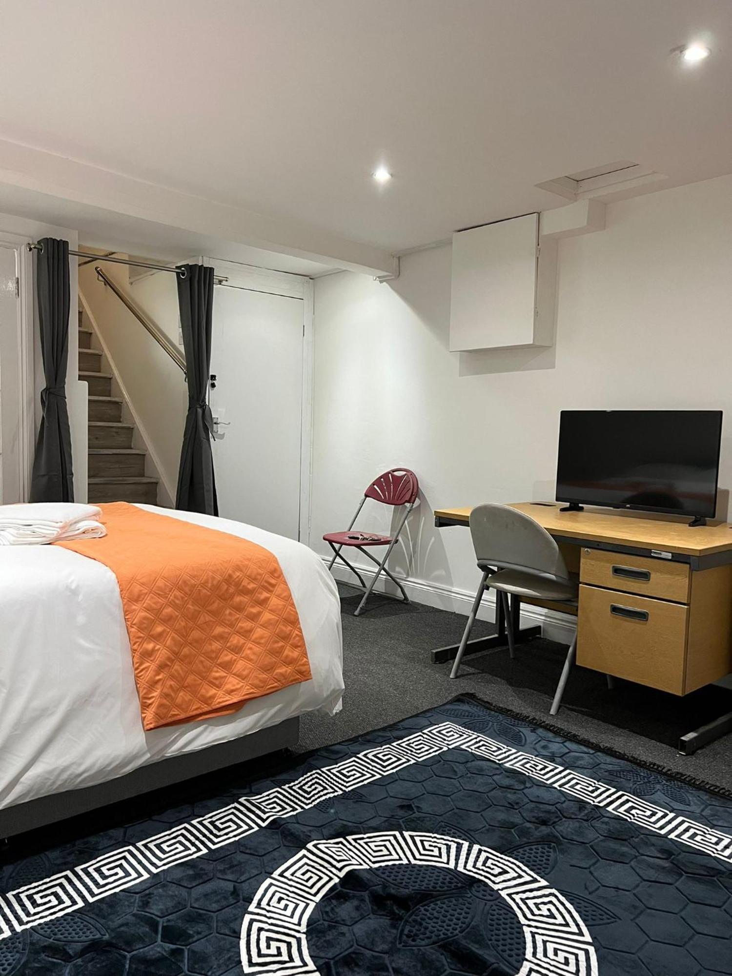 Ferienwohnung Starlet Manor Park London Exterior foto