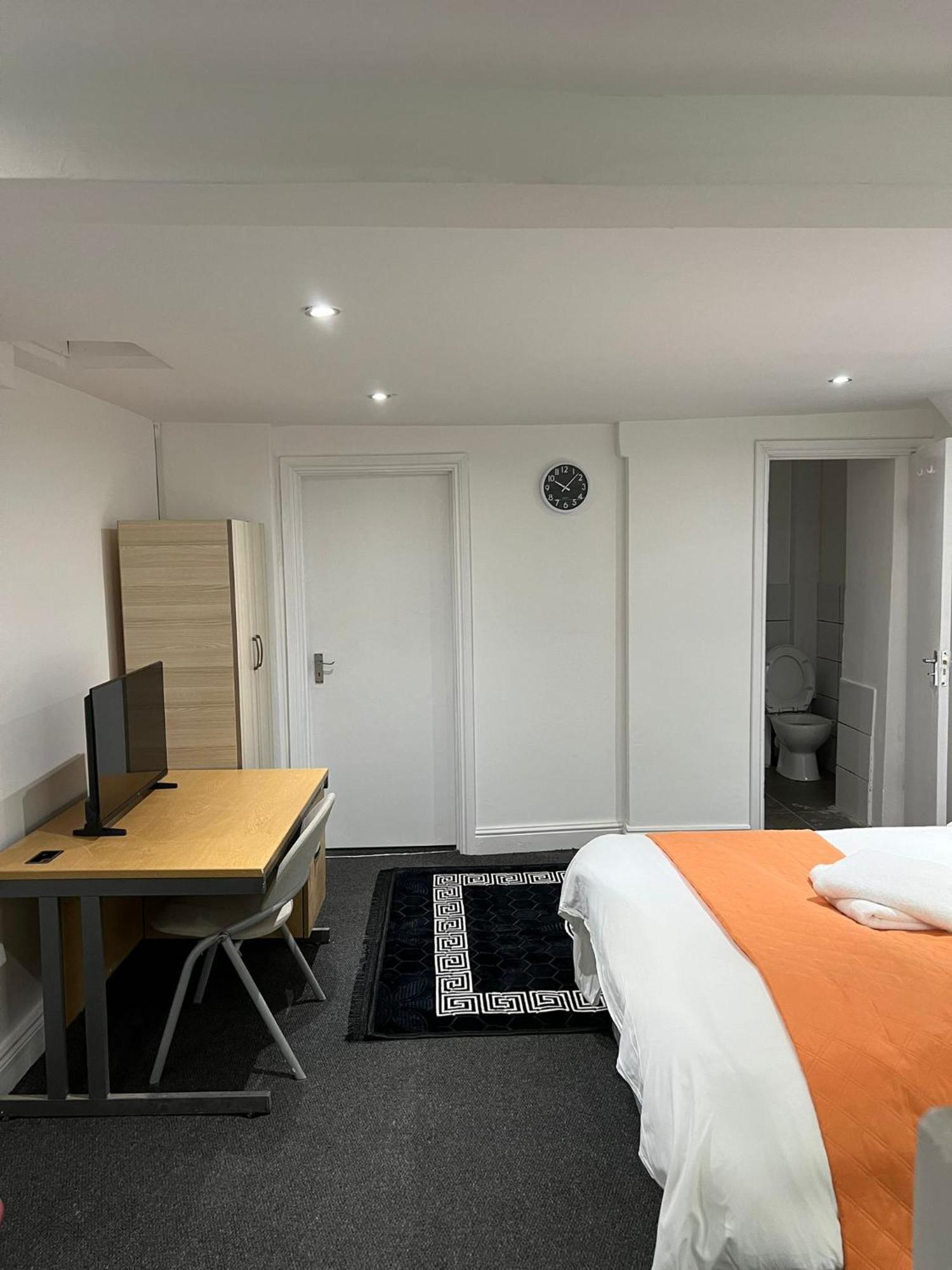 Ferienwohnung Starlet Manor Park London Exterior foto